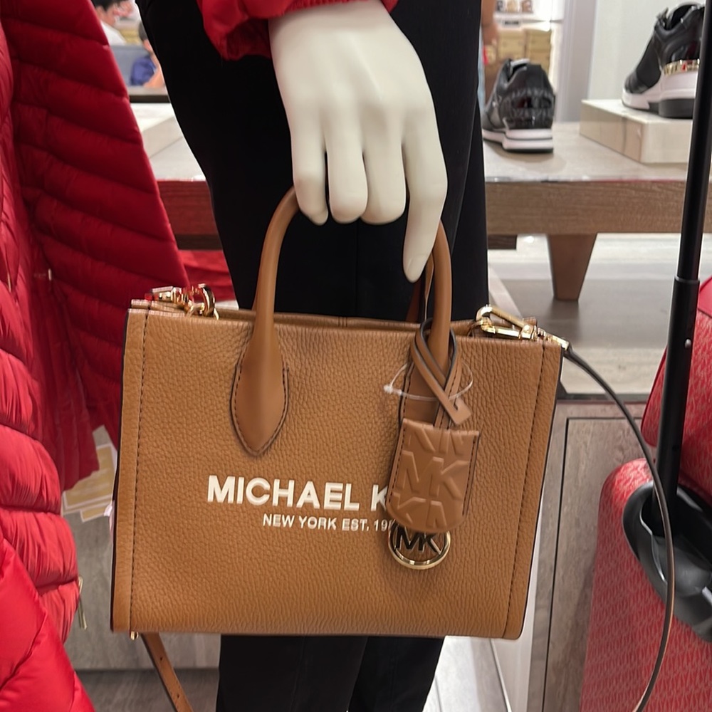 MICHAEL KORS Mirella Sm Shopper TZ XBody Pebbled Leather Crossbody
Luggage
NWT - Picture 16 of 16